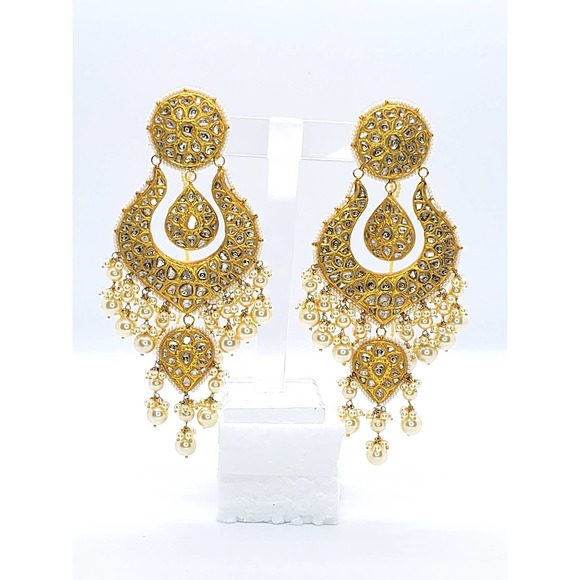 22kt Yellow Gold Kundan Polki Earring - Picture 2 of 7